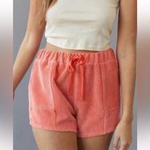 BDG Urban Outfitters Toni
Corduroy Ribbed Shorts
Coral Pull-On Stretch Small